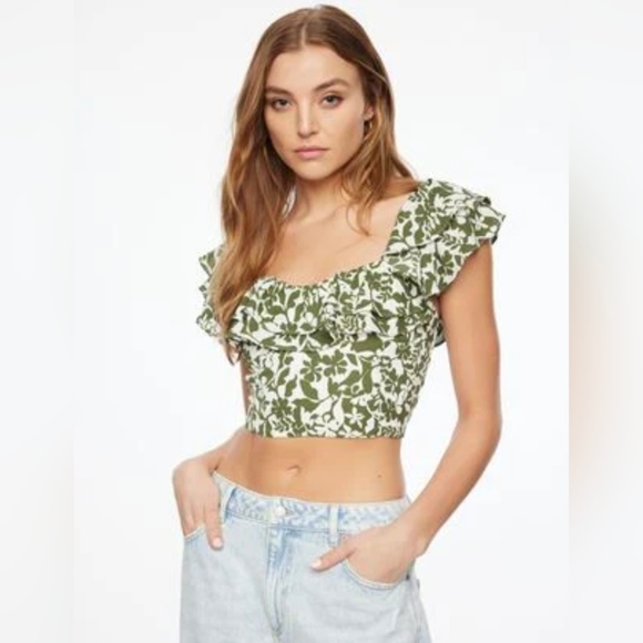 Dynamite Tops - Dynamite Short sleeve ruffle sweetheart top